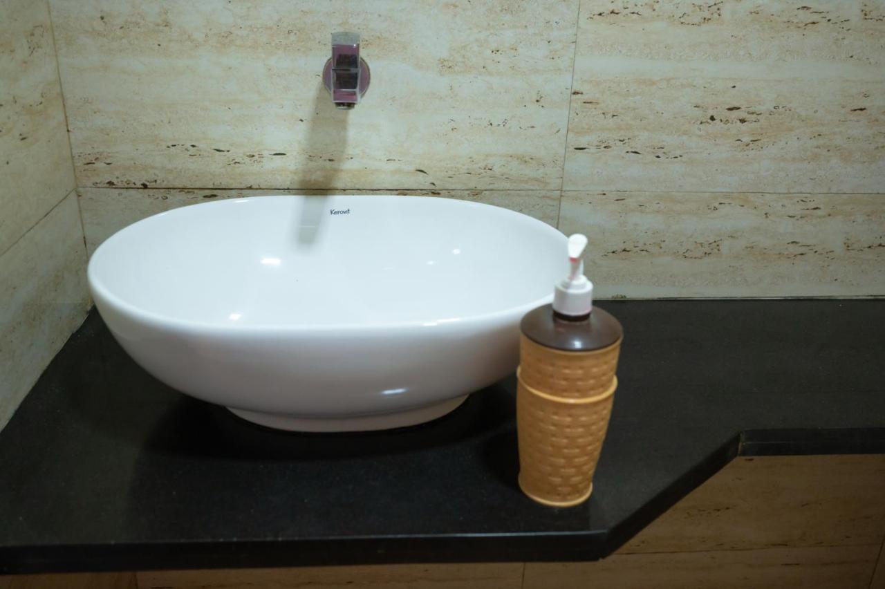 מלון נאווי מומבאי Vijaya Hill View Residency מראה חיצוני תמונה