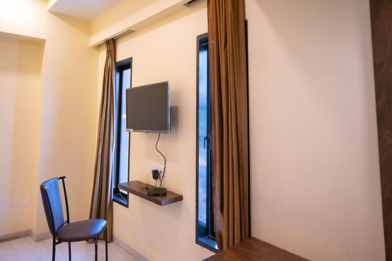 מלון נאווי מומבאי Vijaya Hill View Residency מראה חיצוני תמונה