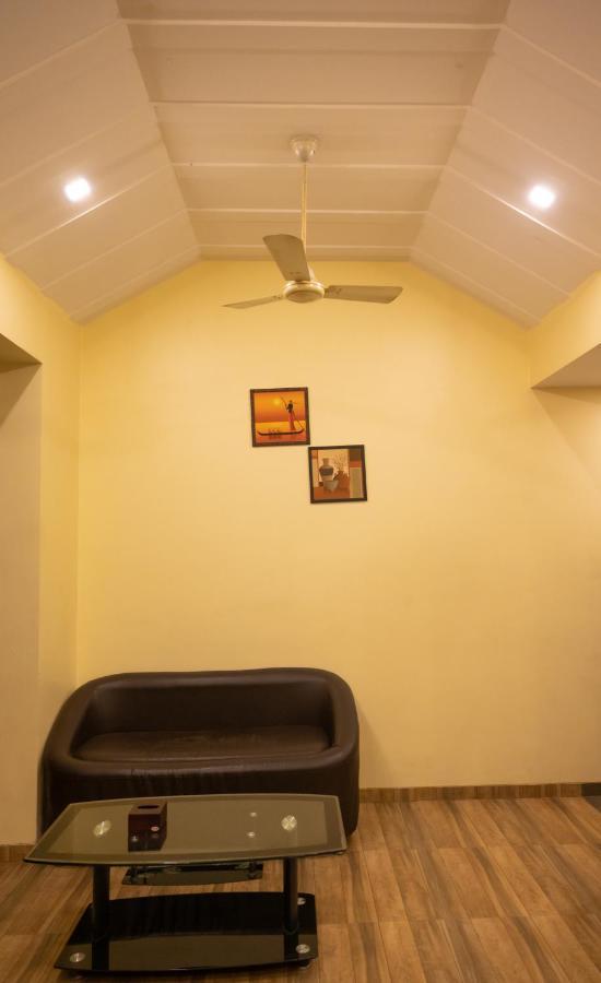 מלון נאווי מומבאי Vijaya Hill View Residency מראה חיצוני תמונה