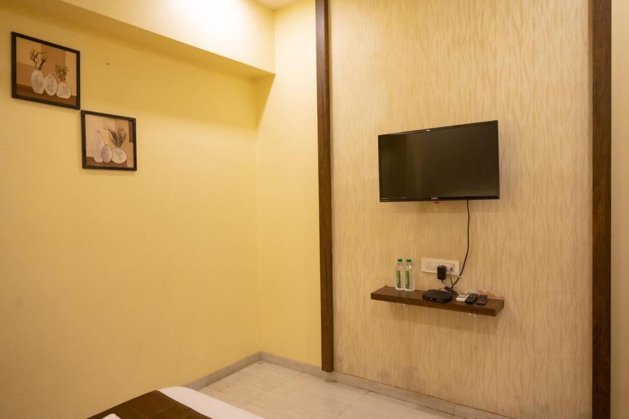 מלון נאווי מומבאי Vijaya Hill View Residency מראה חיצוני תמונה